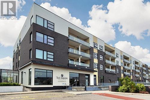 101 - 555 WILLIAM GRAHAM DRIVE  Aurora, ON L4G 3H9