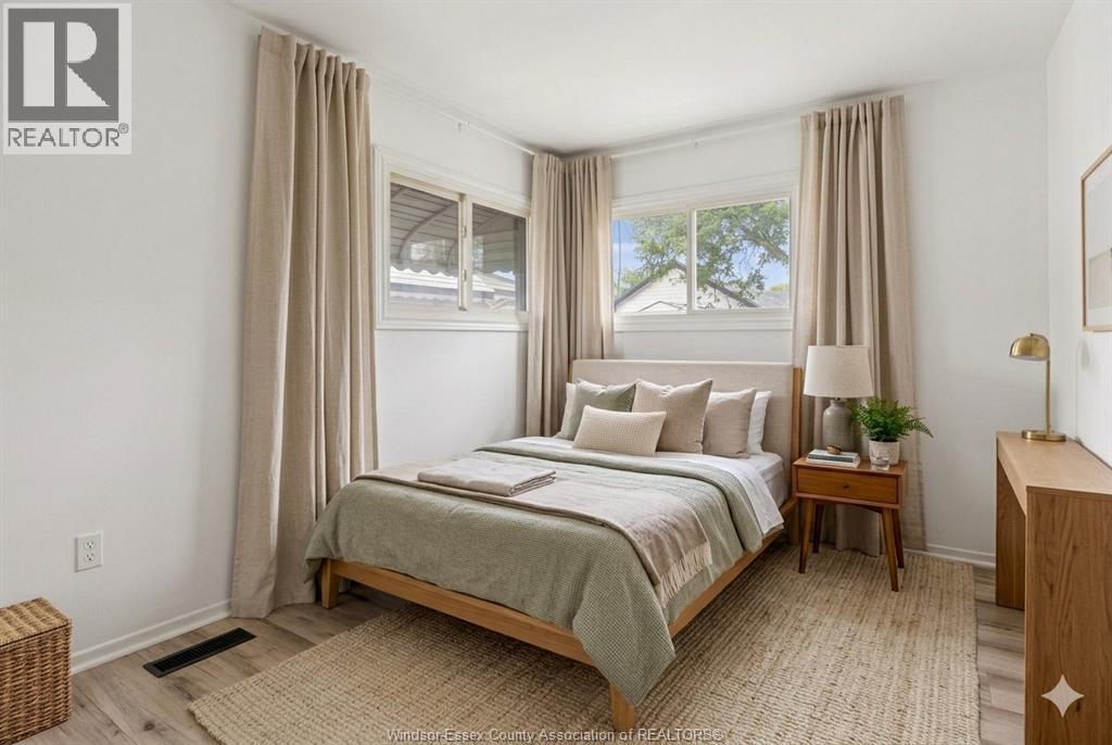 2270 Marentette, Windsor, ON - Indoor Photo Showing Bedroom