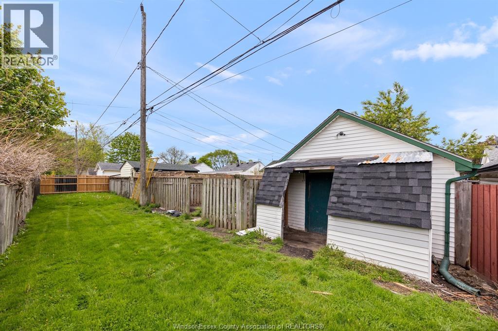 2270 Marentette, Windsor, ON - Outdoor