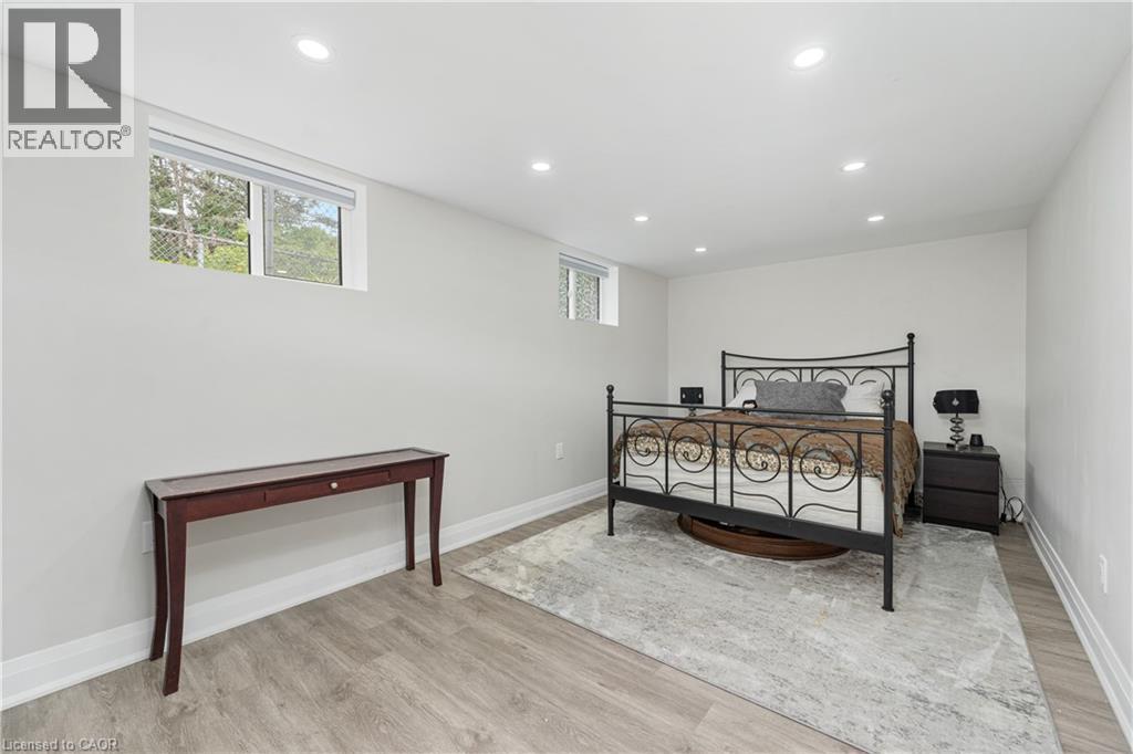 1063 Maplehurst Avenue, Burlington, ON - Indoor Photo Showing Other Room