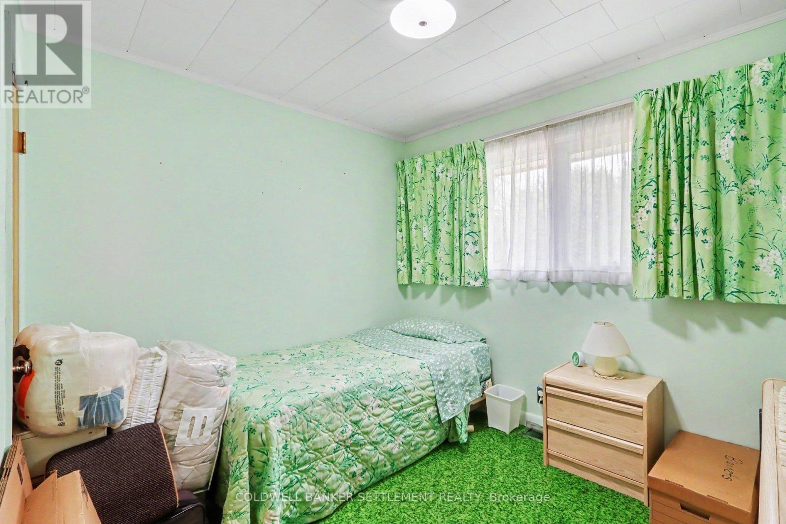 2 Glenview Crescent, Perth, ON - Indoor Photo Showing Bedroom