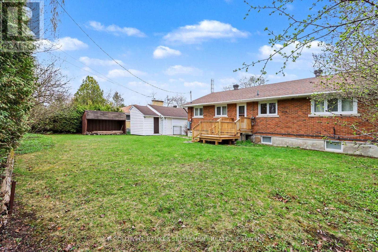 2 Glenview Crescent, Perth, ON - Outdoor