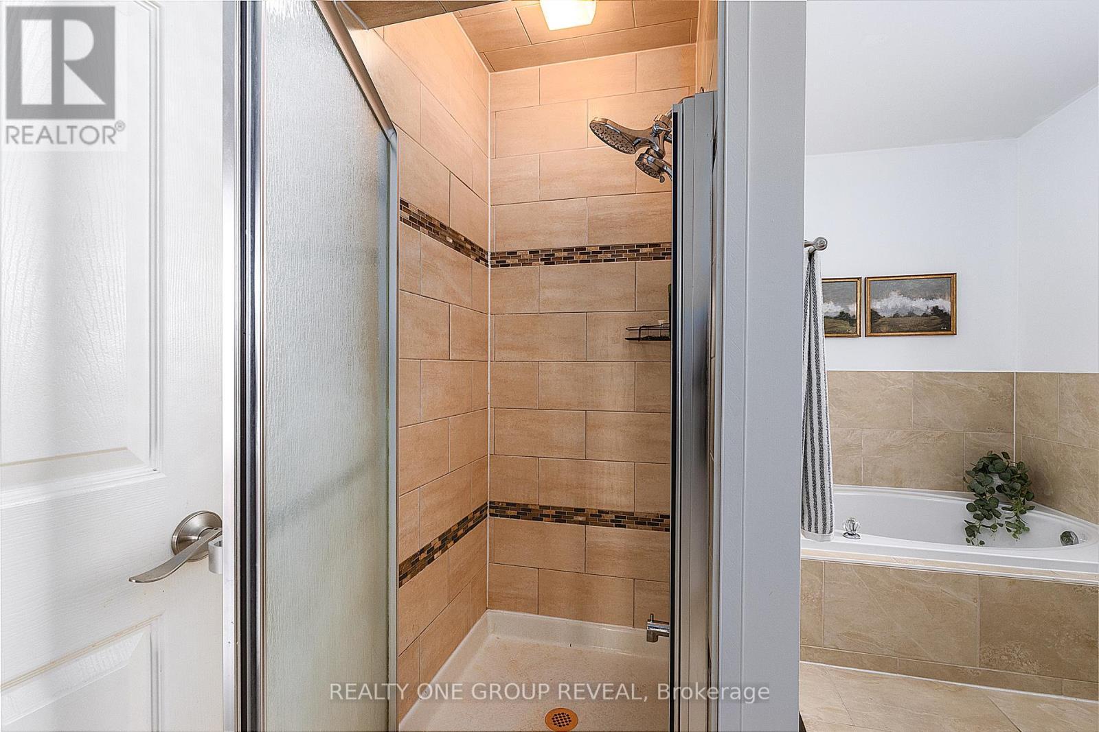 Ensuite - 37 Wetherburn Drive, Whitby, ON - Indoor Photo Showing Bathroom