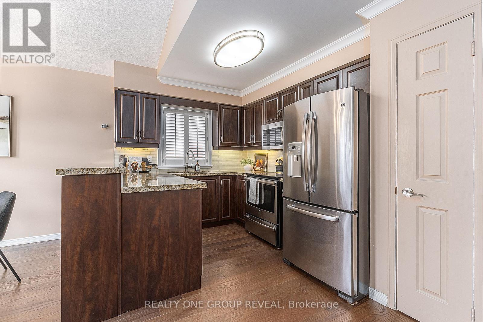 Kitchen - 37 Wetherburn Drive, Whitby, ON - Indoor Photo Showing Kitchen