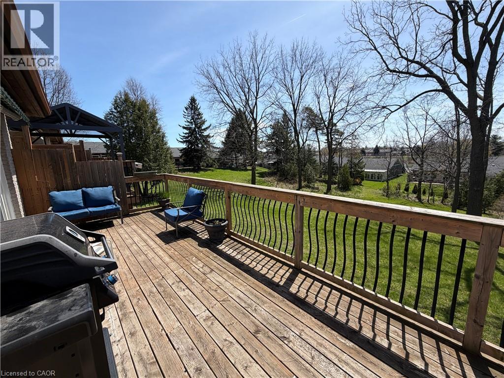 31 Bishop Tonnos Way, Hamilton, ON - Outdoor