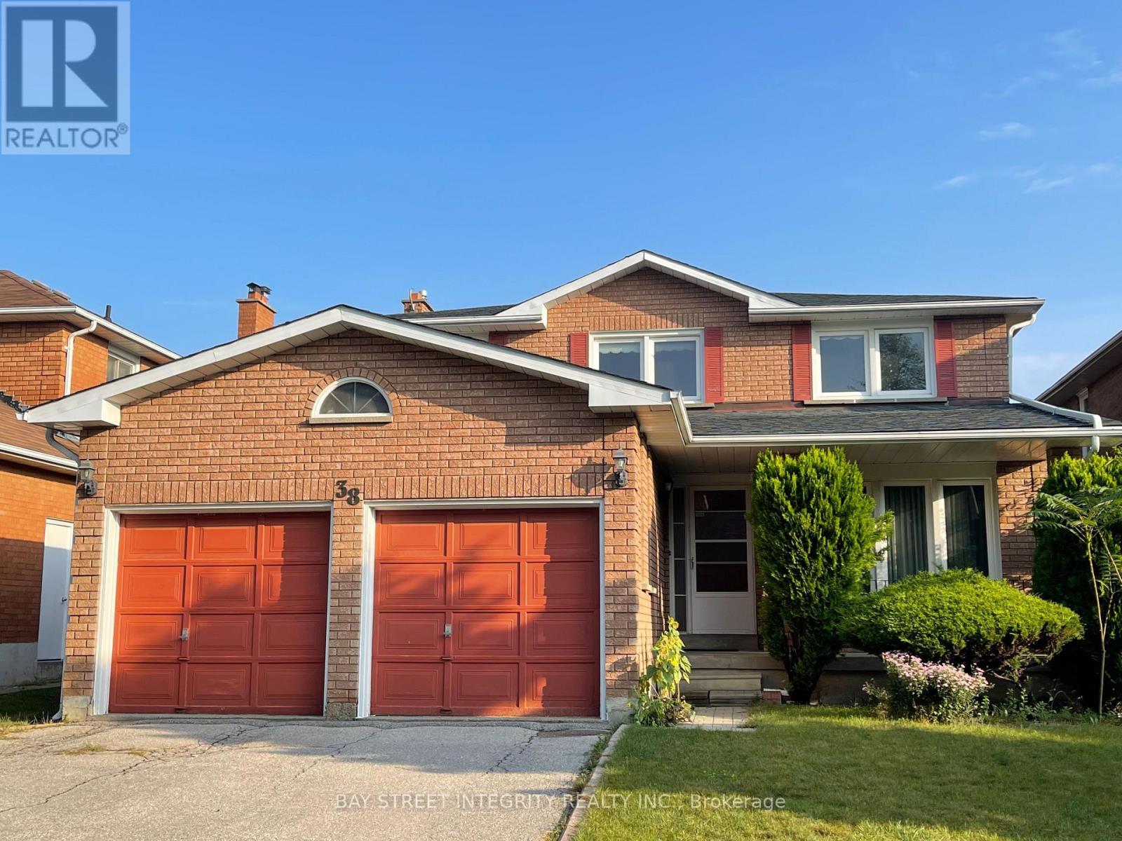 38 Southgate Crescent, Richmond Hill, ON - Outdoor