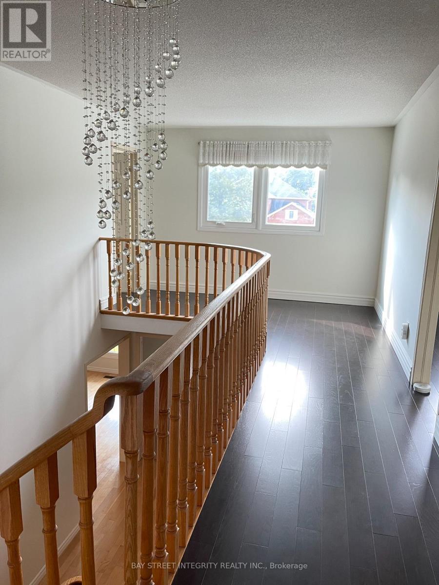 38 Southgate Crescent, Richmond Hill, ON - Indoor Photo Showing Other Room