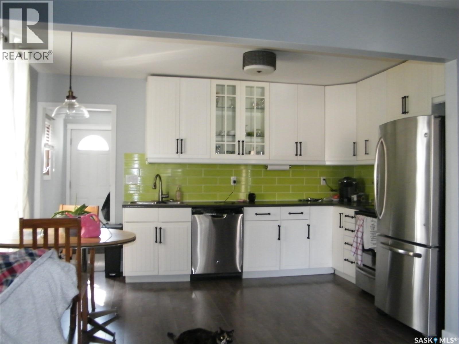 514 L Avenue N, Saskatoon, SK - Indoor Photo Showing Kitchen