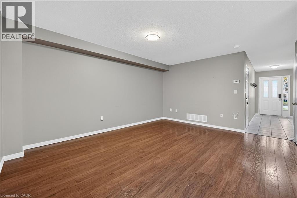 41 Kenyon Crescent, Grimsby, ON - Indoor Photo Showing Other Room