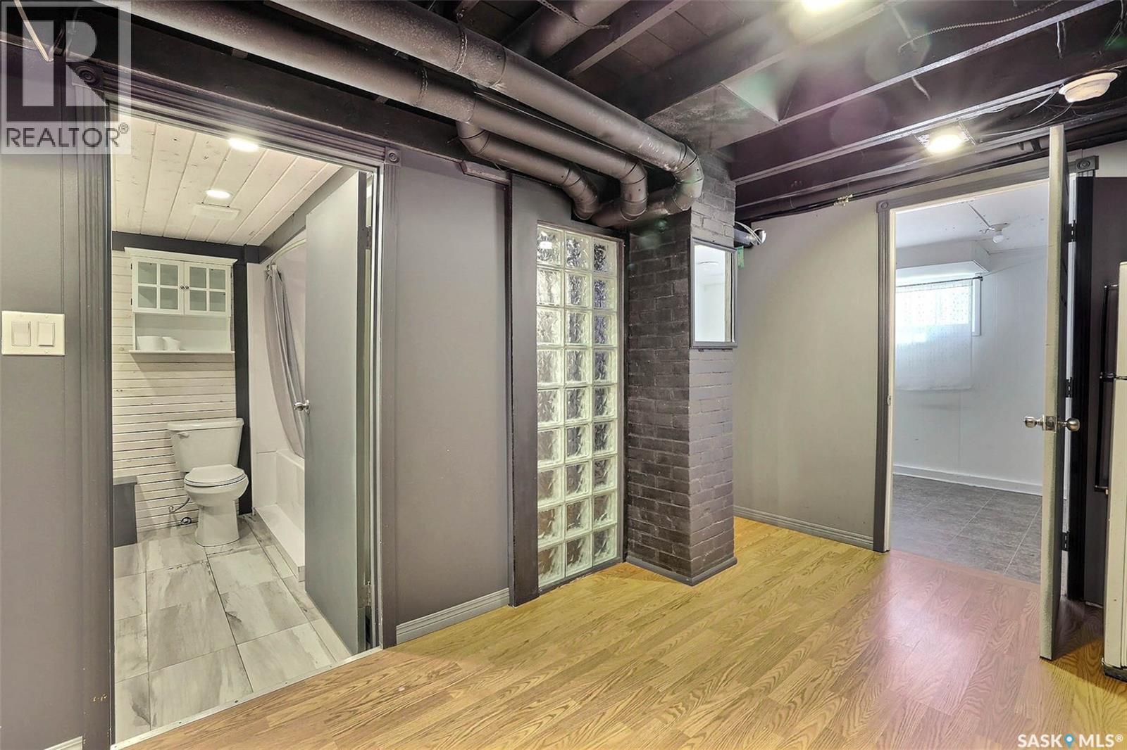 231 Centre Street, Regina Beach, SK - Indoor