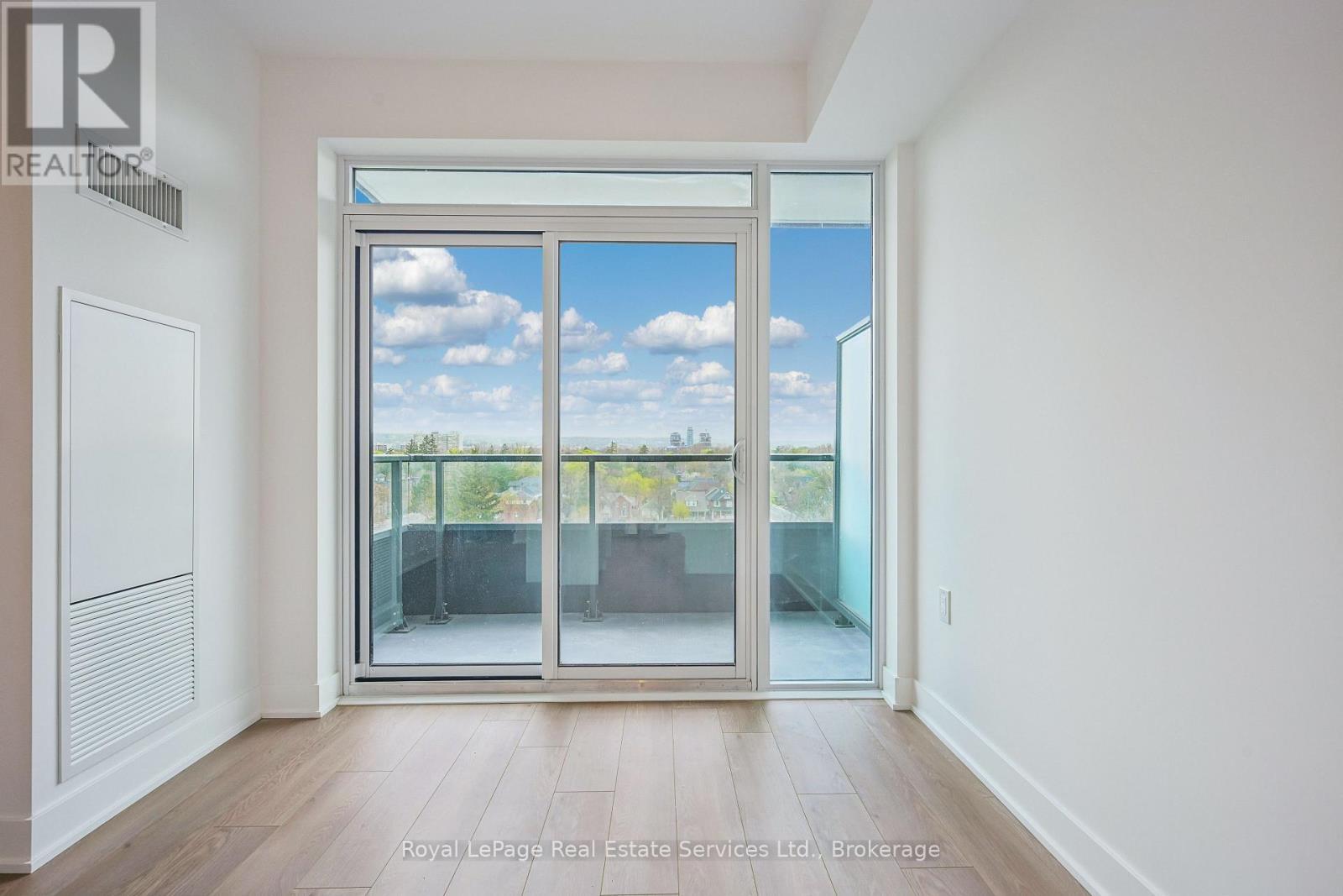 711 - 2088 James Street, Burlington (Brant), ON - Indoor Photo Showing Other Room
