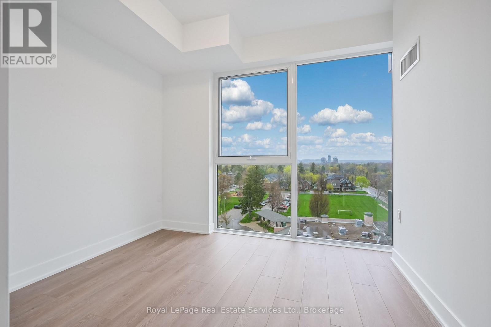711 - 2088 James Street, Burlington (Brant), ON - Indoor Photo Showing Other Room