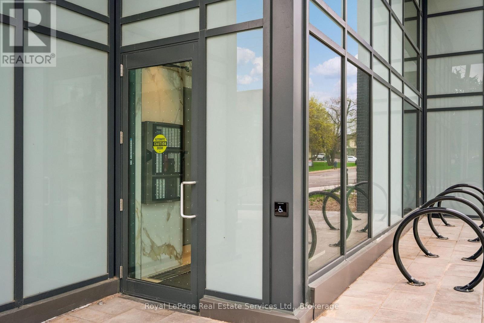 711 - 2088 James Street, Burlington (Brant), ON - With Balcony With Exterior