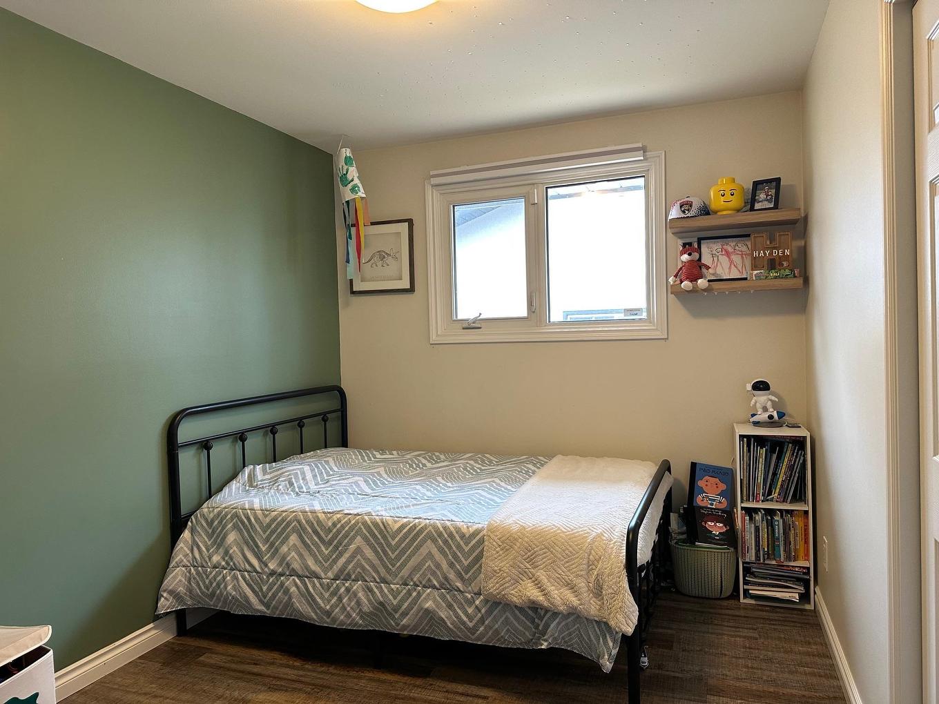 537 Parkway Drive, Thunder Bay, ON - Indoor Photo Showing Bedroom