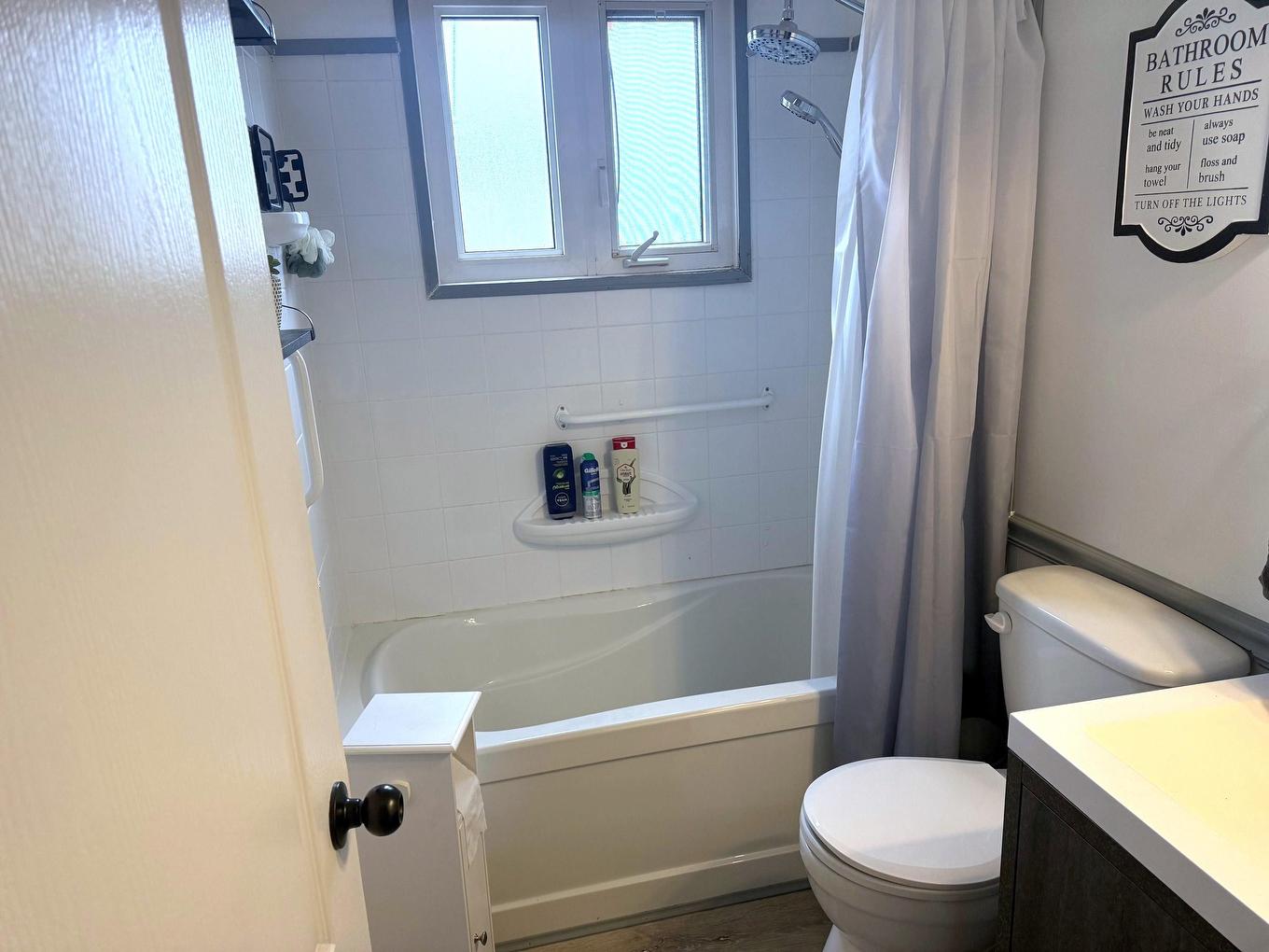 54 Redwing Ave, Manitouwadge, ON - Indoor Photo Showing Bathroom