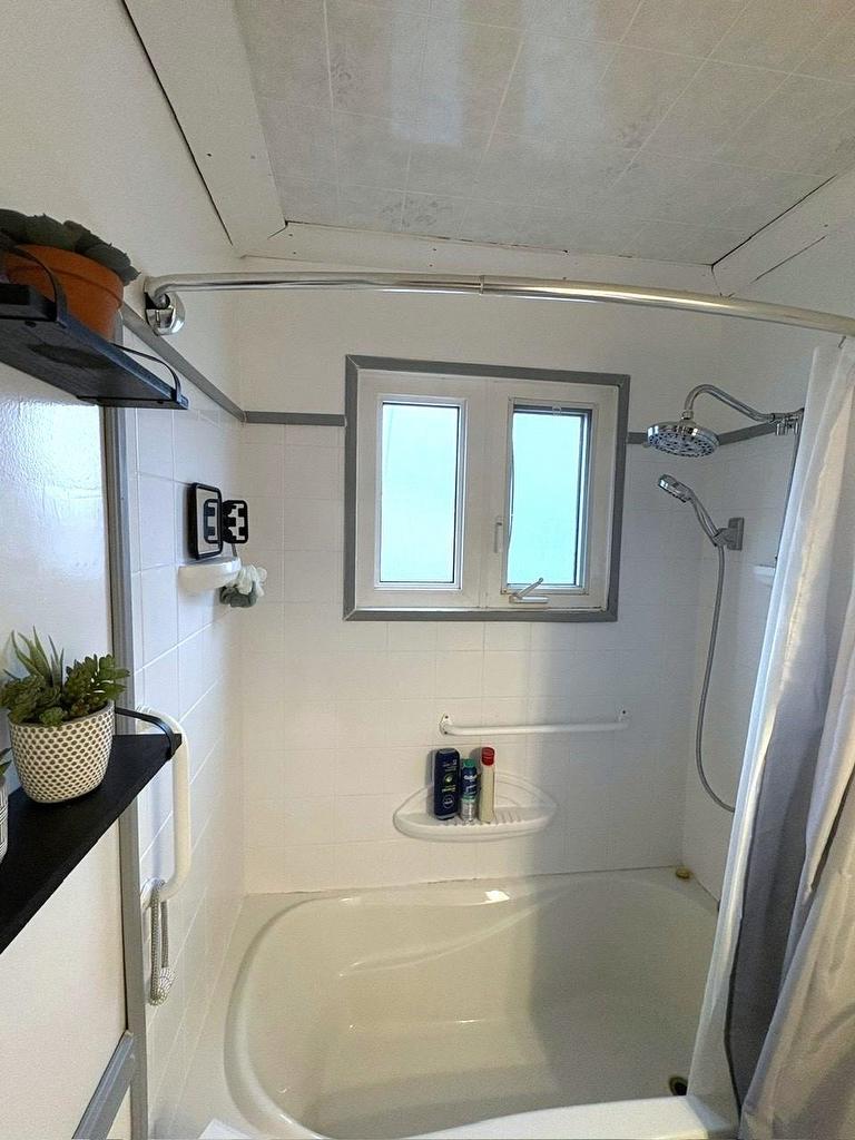 54 Redwing Ave, Manitouwadge, ON - Indoor Photo Showing Bathroom
