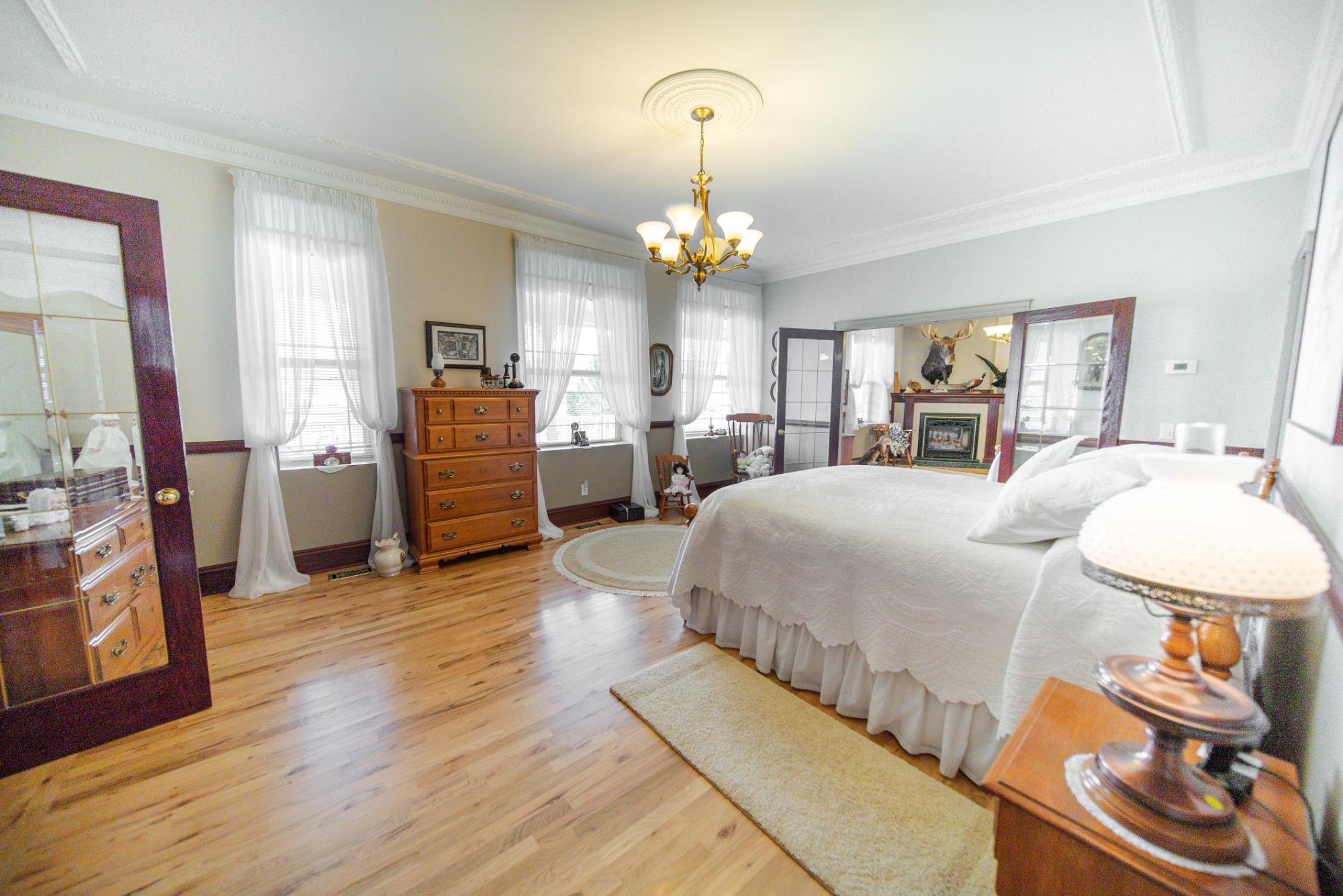 120 Wattsville Road, Cranbrook, BC - Indoor With Fireplace
