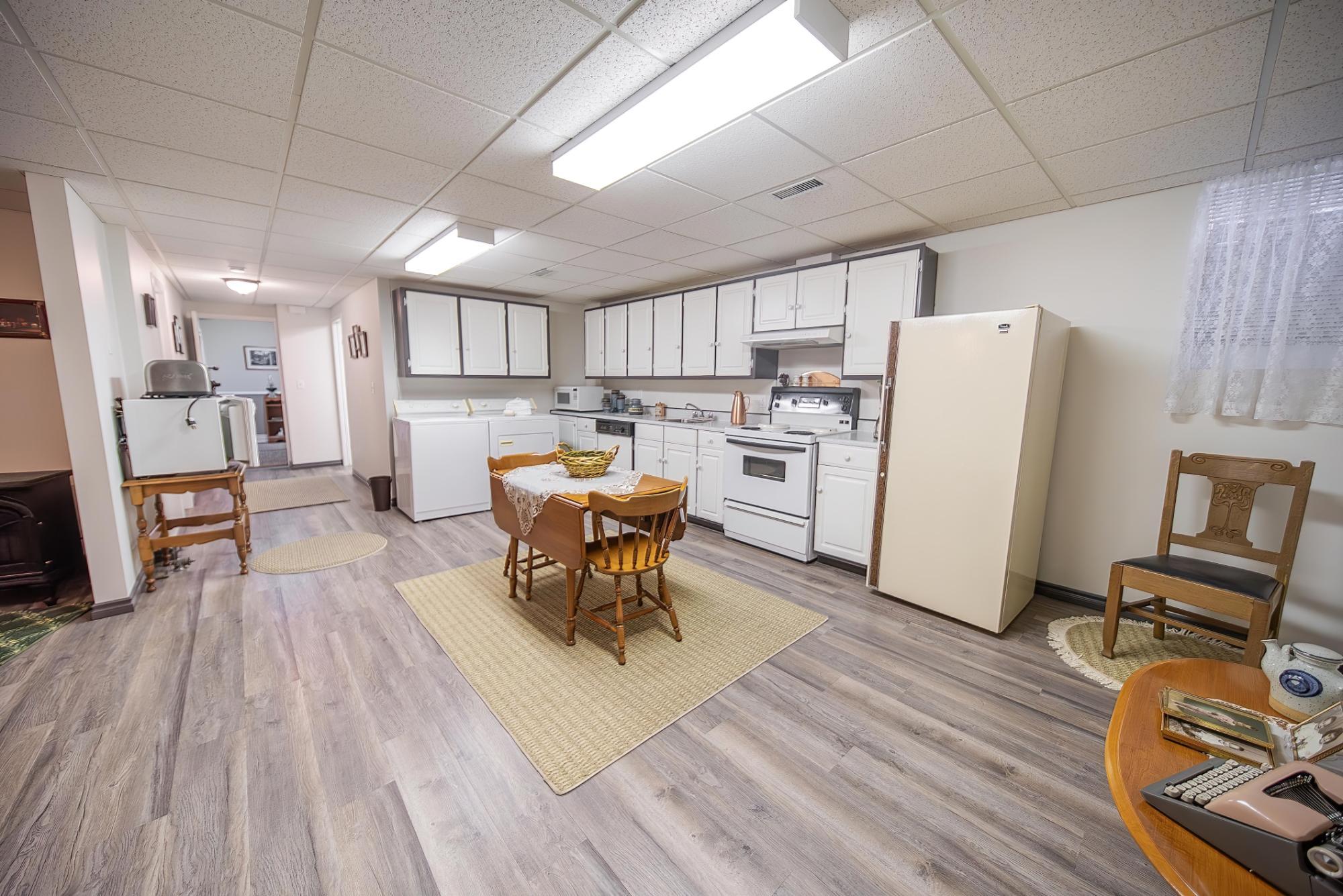 120 Wattsville Road, Cranbrook, BC - Indoor Photo Showing Kitchen