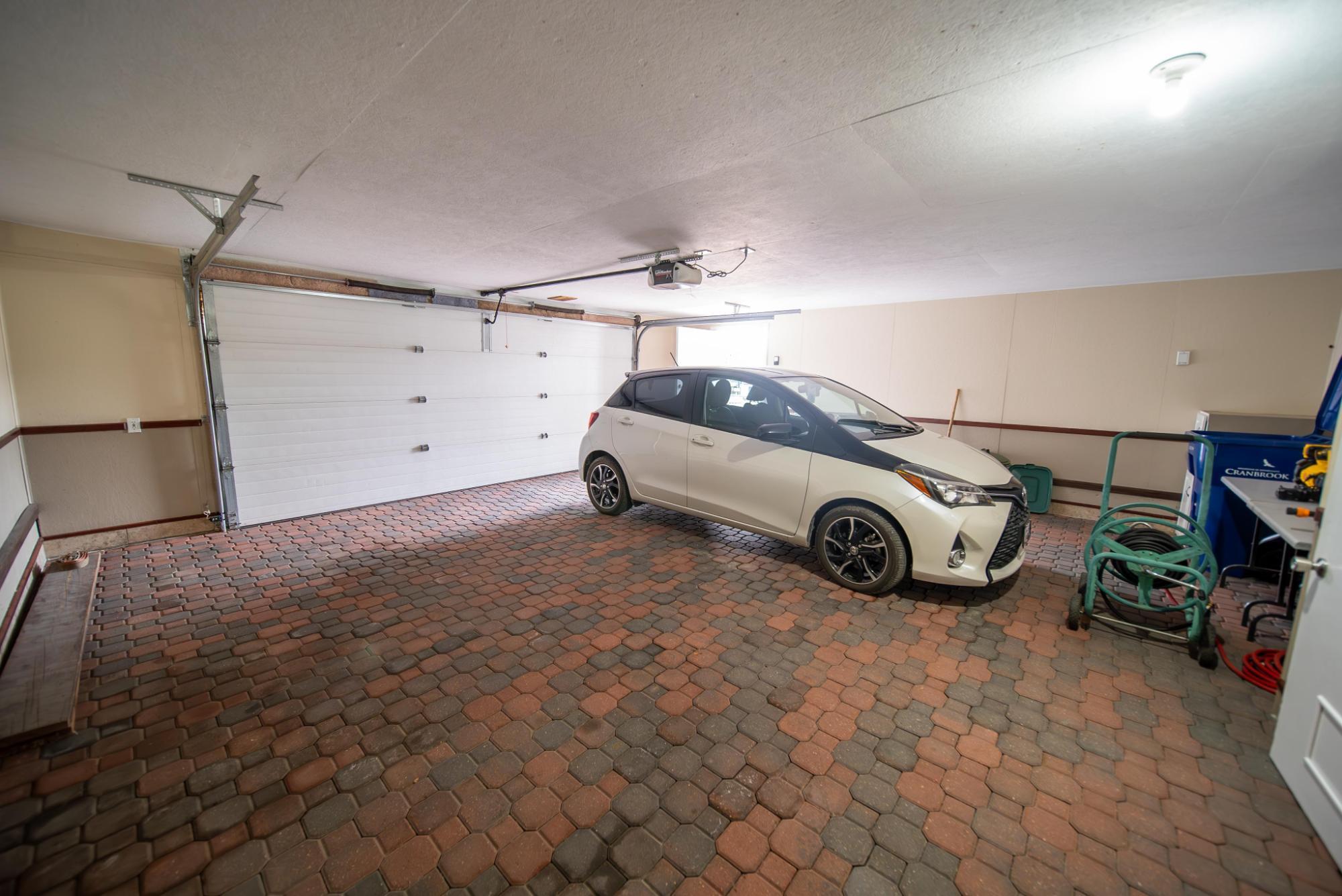 120 Wattsville Road, Cranbrook, BC - Indoor Photo Showing Garage