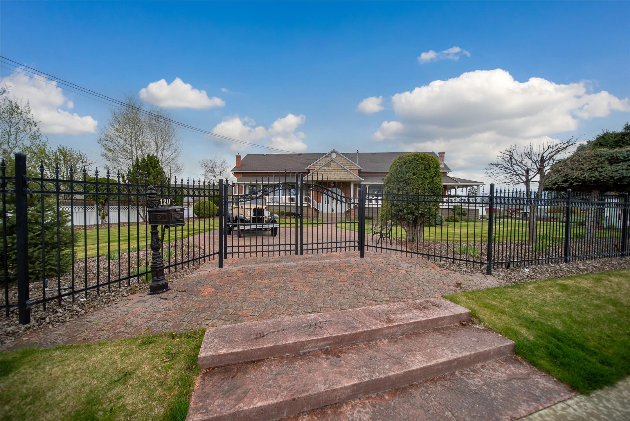 120 Wattsville Road, Cranbrook, BC - Outdoor