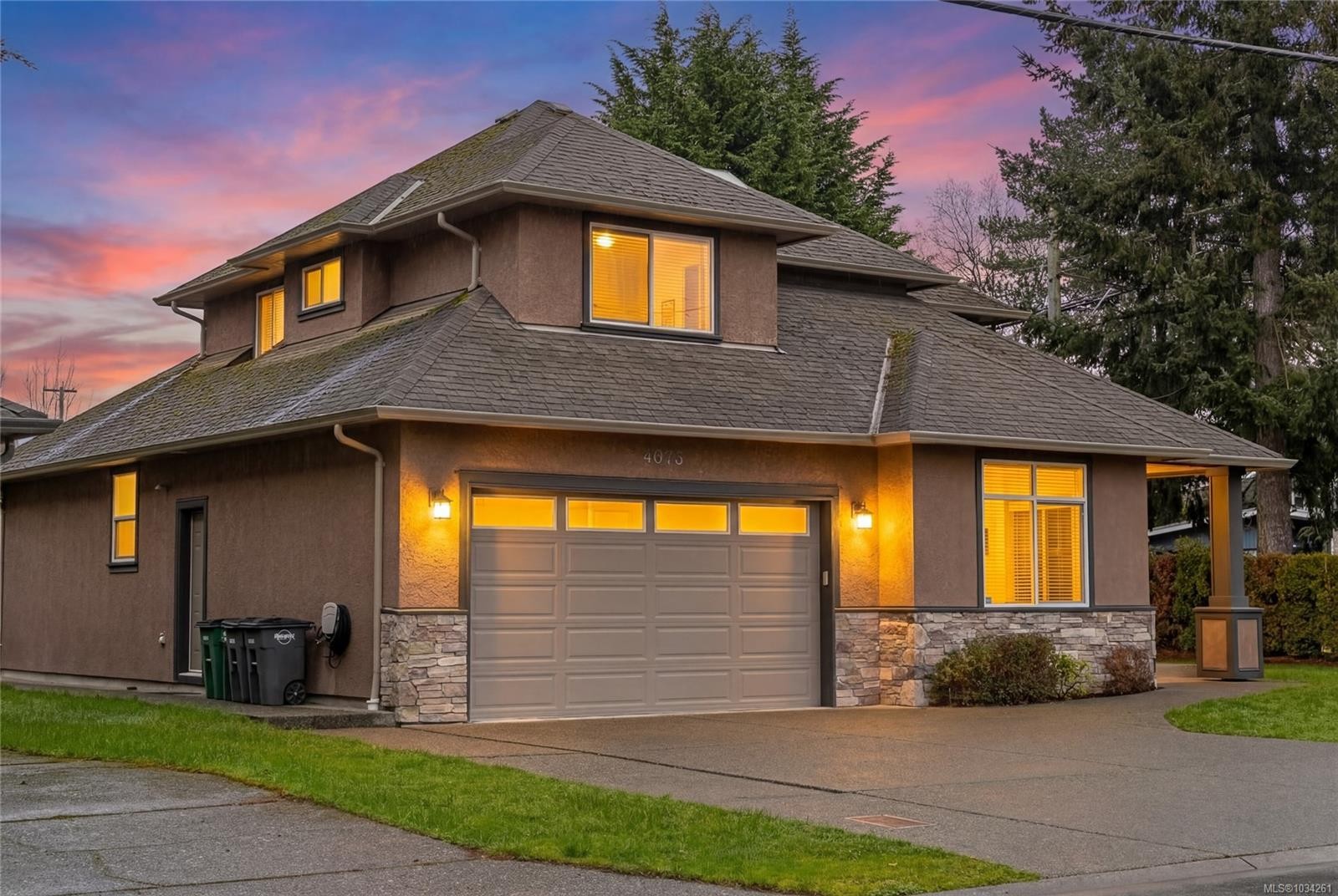 4073 Longview Dr, Saanich, BC