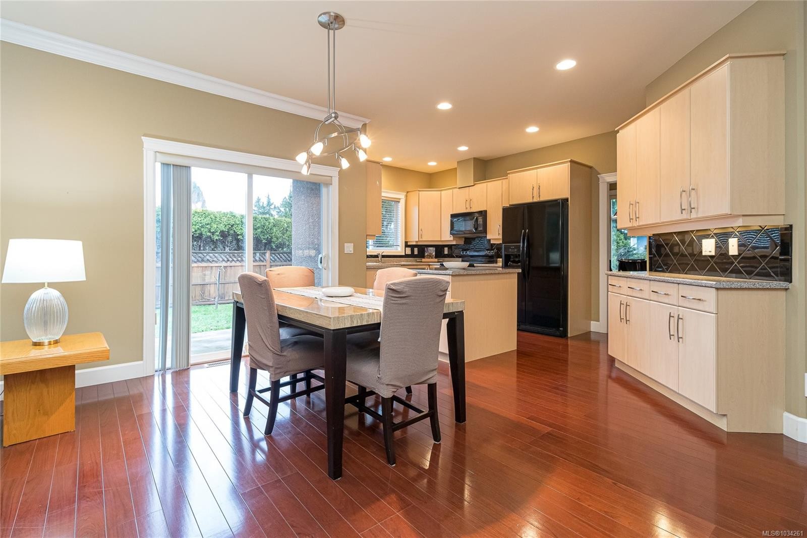 4073 Longview Dr, Saanich, BC