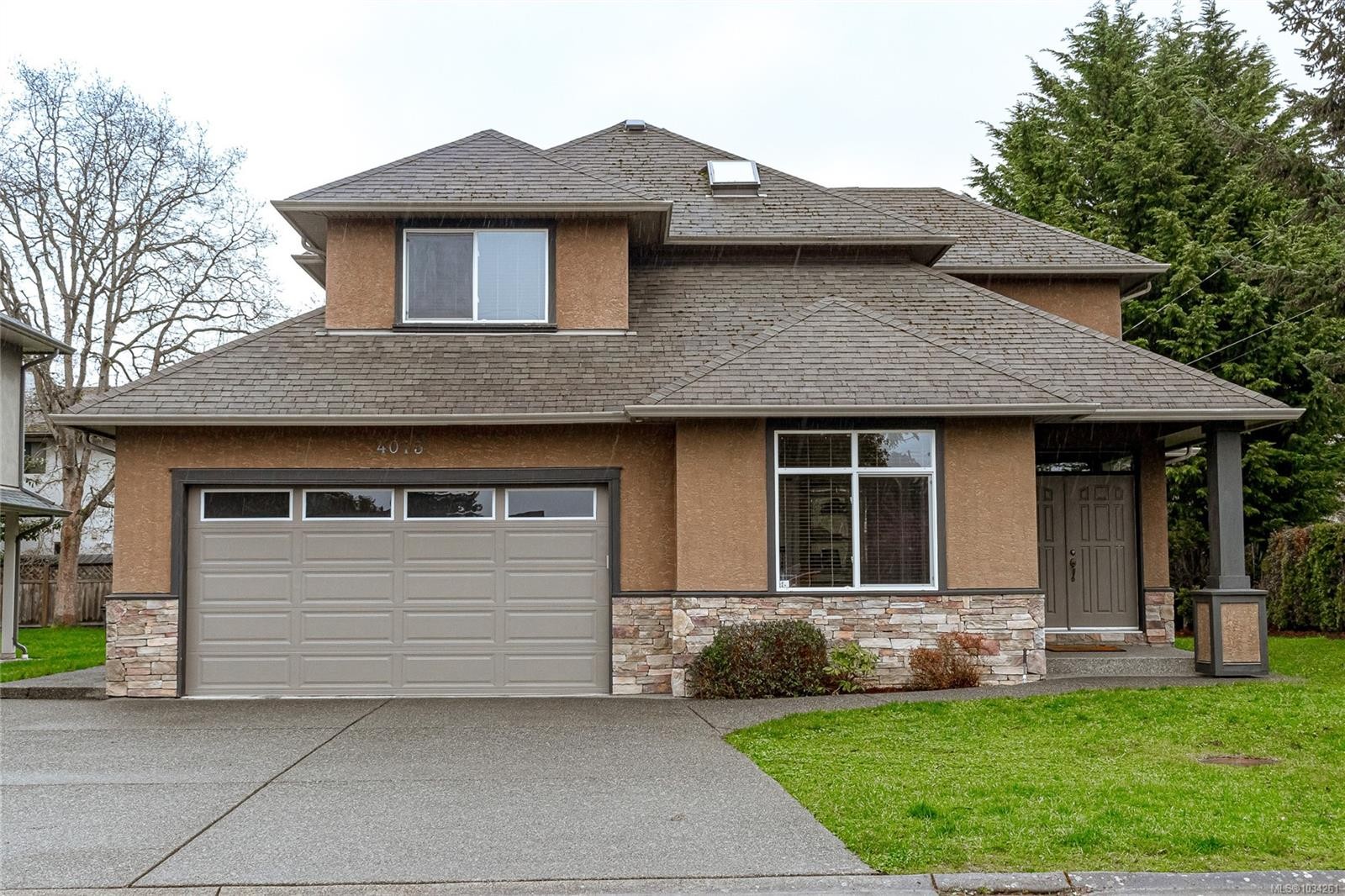 4073 Longview Dr, Saanich, BC