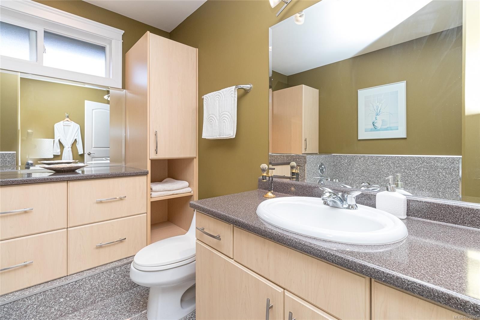 4073 Longview Dr, Saanich, BC