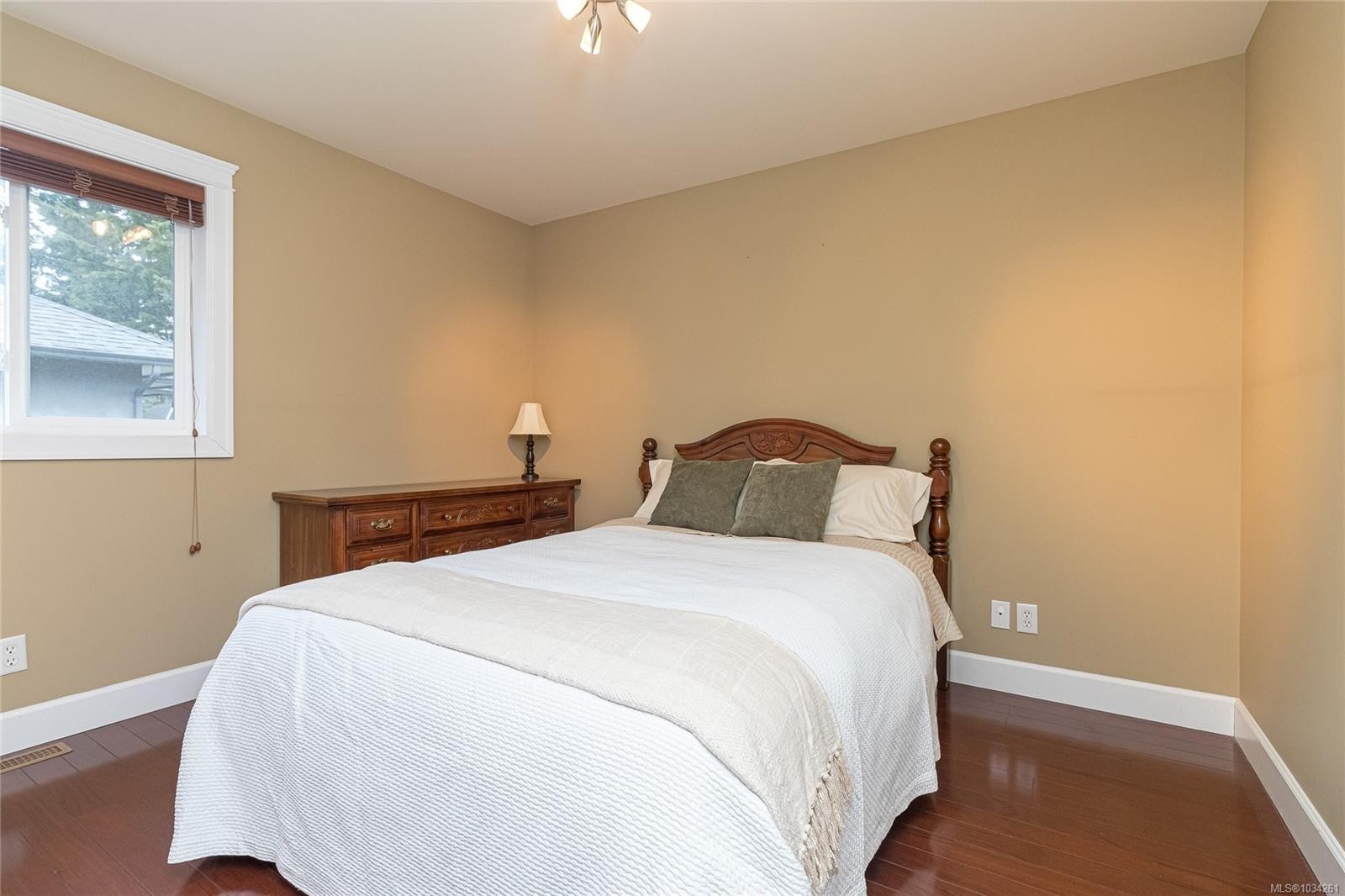 4073 Longview Dr, Saanich, BC