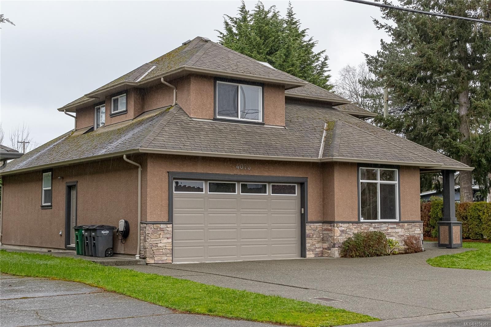 4073 Longview Dr, Saanich, BC