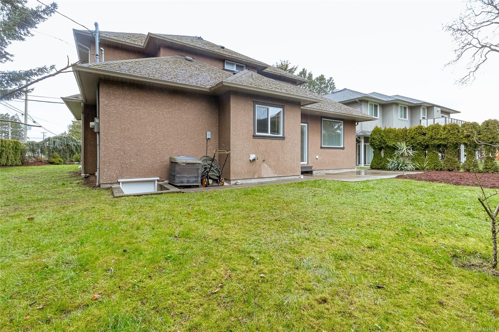 4073 Longview Dr, Saanich, BC