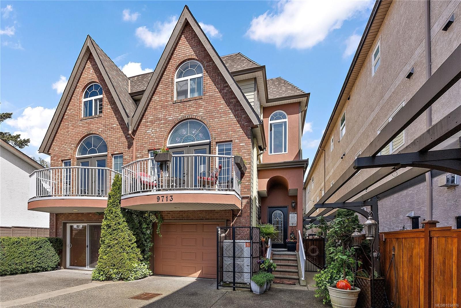9713 Second St, Sidney, BC - Outdoor