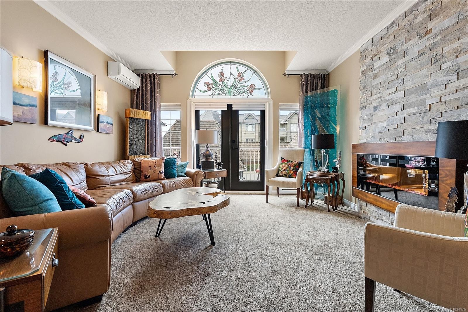 9713 Second St, Sidney, BC - Indoor Photo Showing Living Room With Fireplace