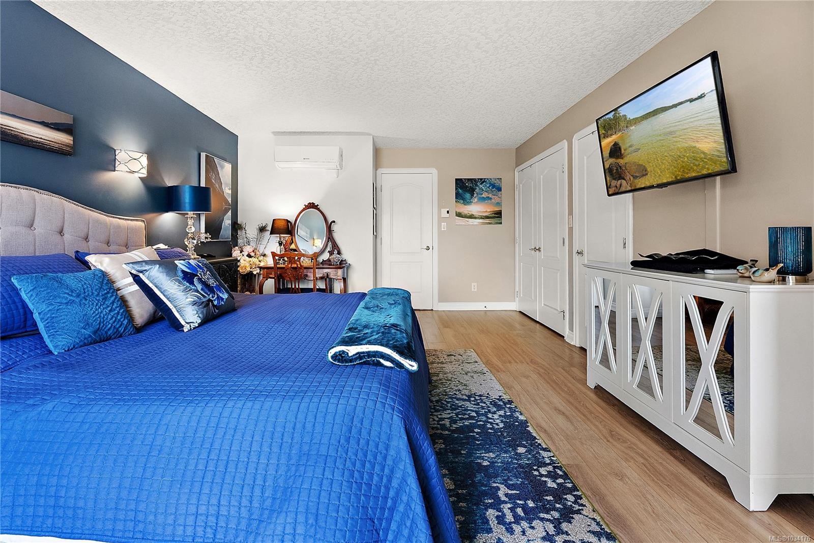 9713 Second St, Sidney, BC - Indoor Photo Showing Bedroom