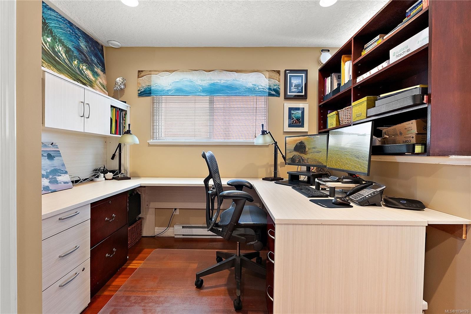 9713 Second St, Sidney, BC - Indoor Photo Showing Office