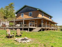 236 Canoe Lake Estates Road East Quinan, NS B0W 3M0