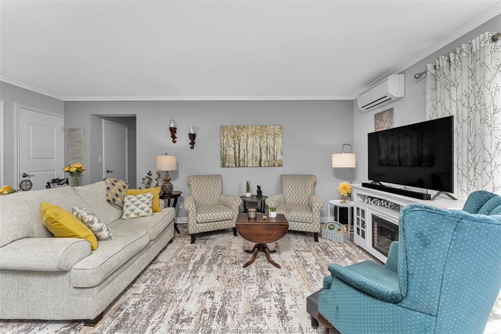 308-8591 Riverside Drive East, Windsor, ON