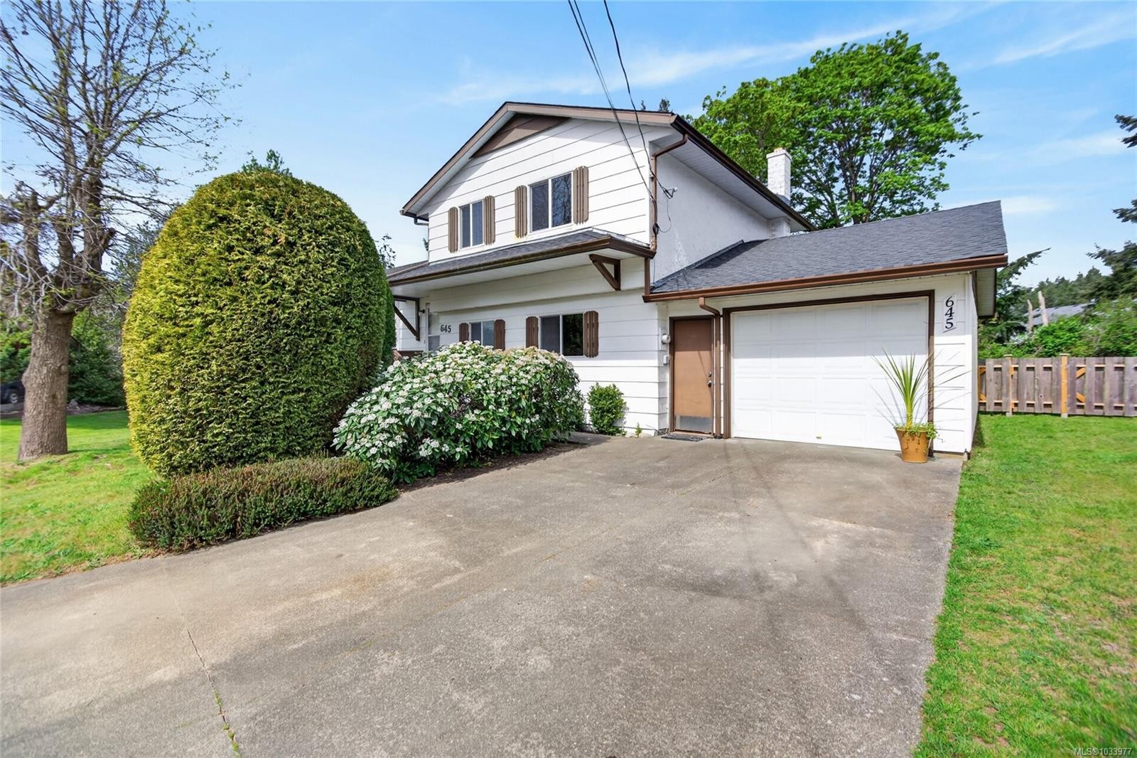 645 Summit Pl, Comox, BC