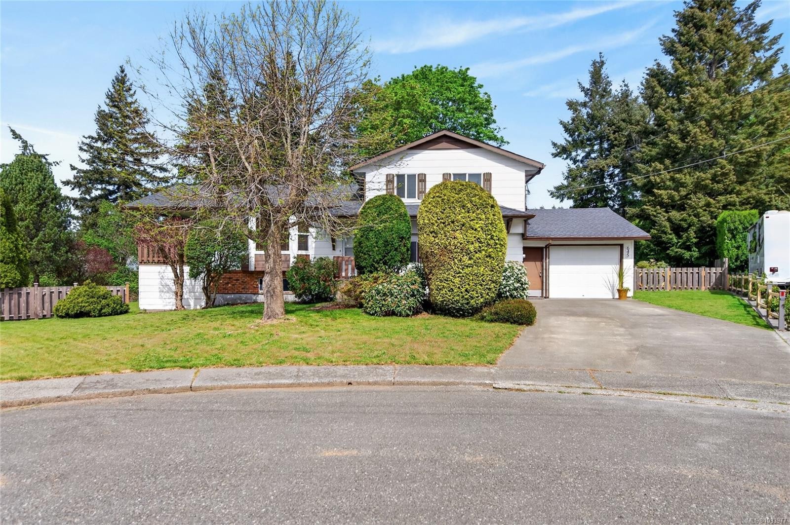 645 Summit Pl, Comox, BC