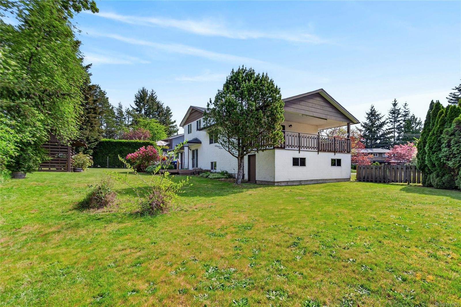 645 Summit Pl, Comox, BC