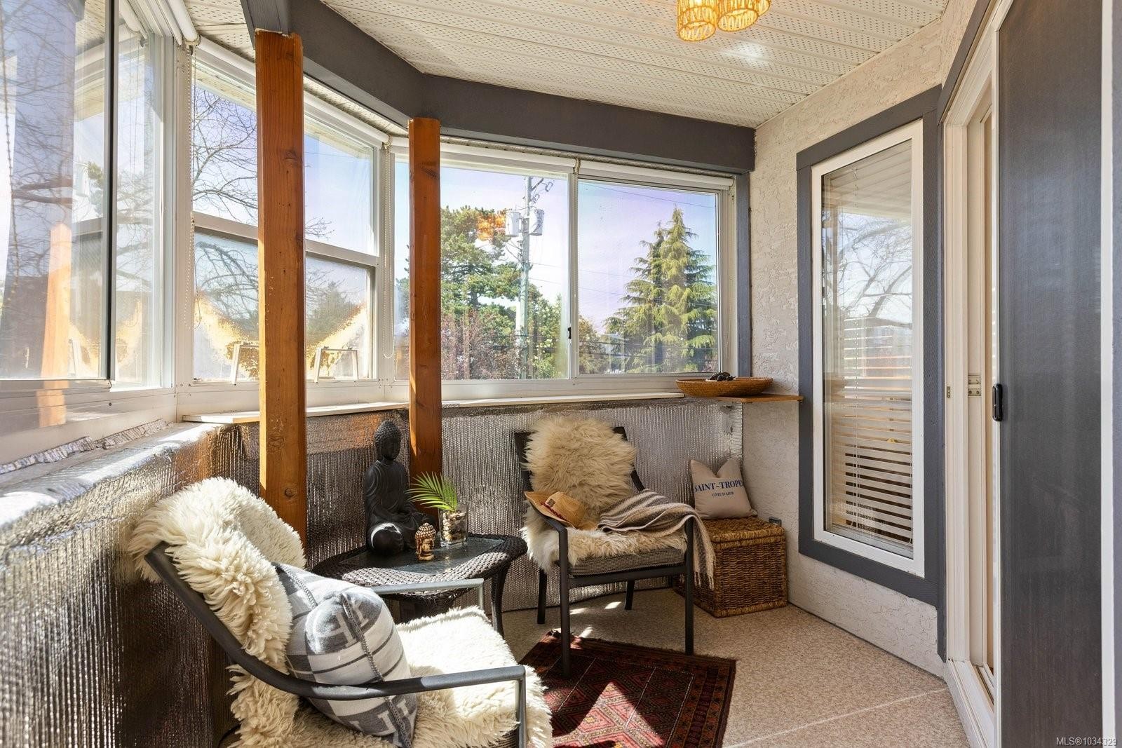1-9875 Third St, Sidney, BC - With Deck Patio Veranda With Exterior
