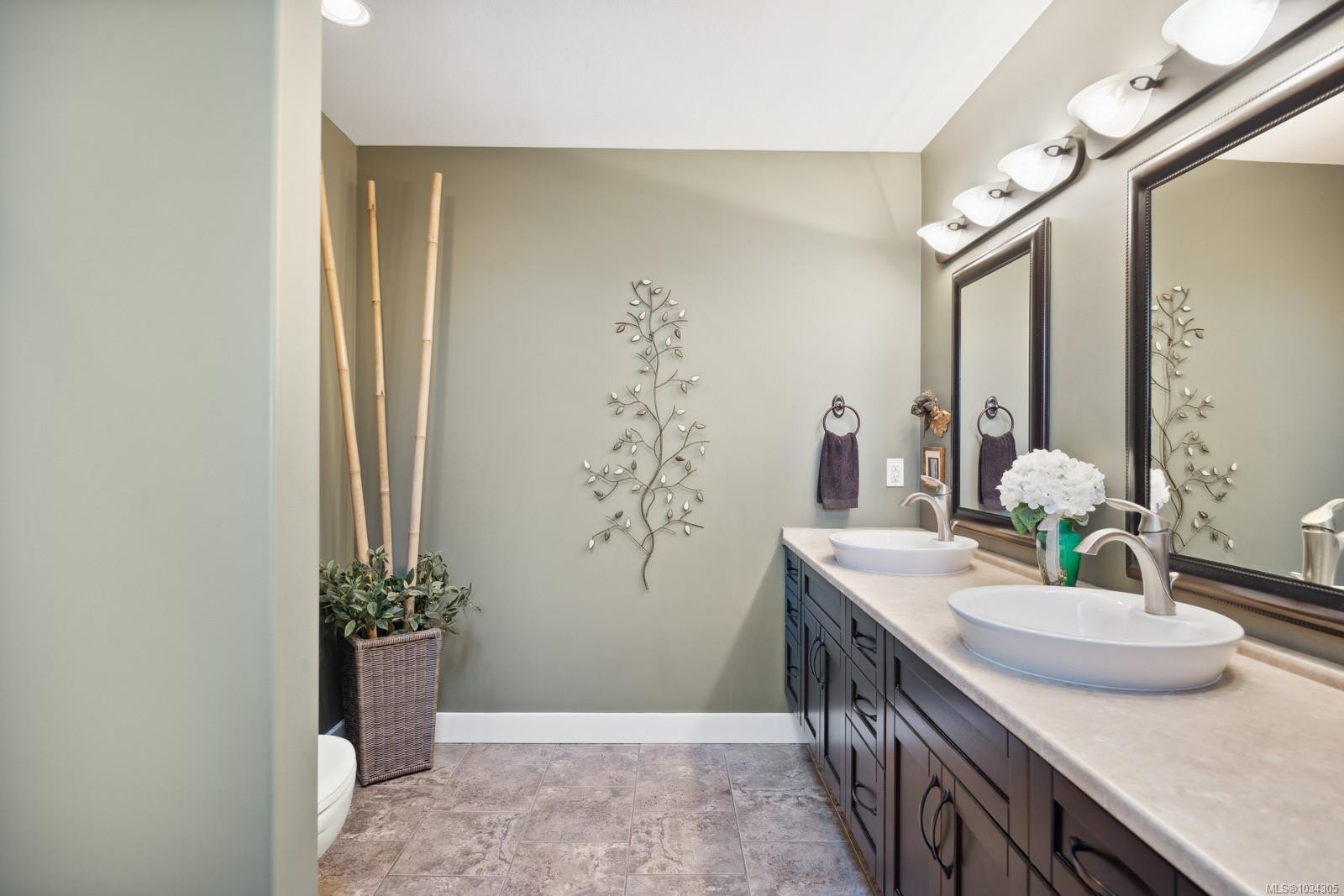 2403 Tiger Moth Pl, Comox, BC