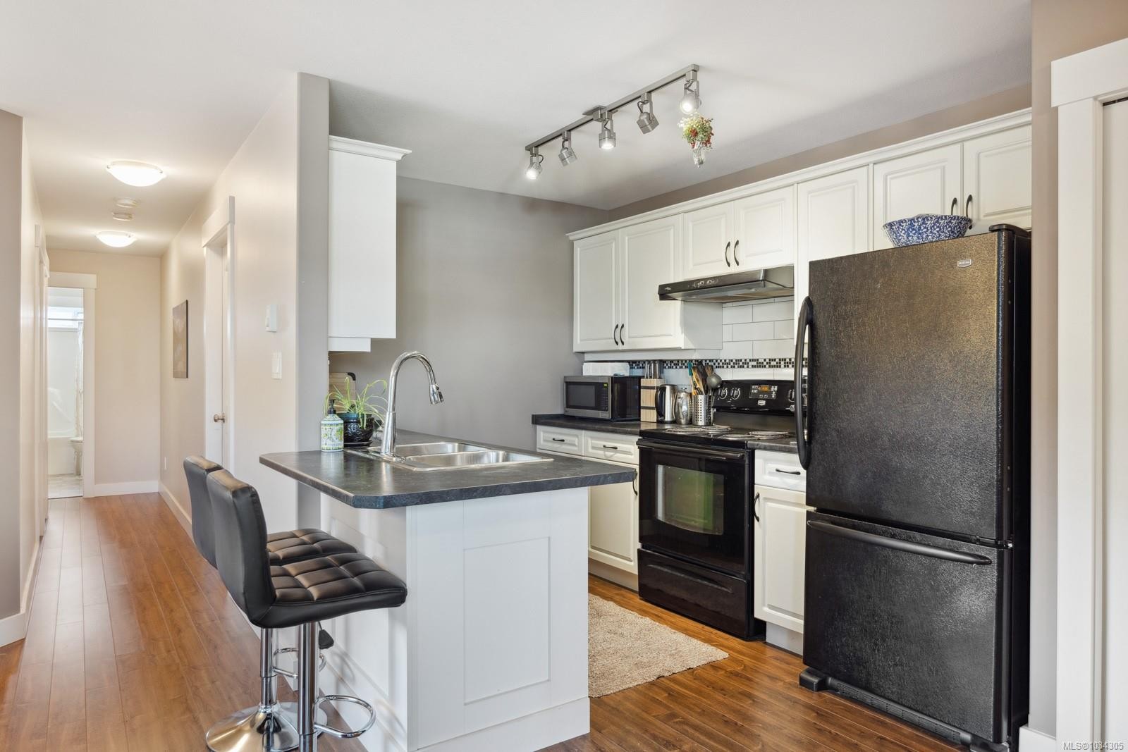 2403 Tiger Moth Pl, Comox, BC