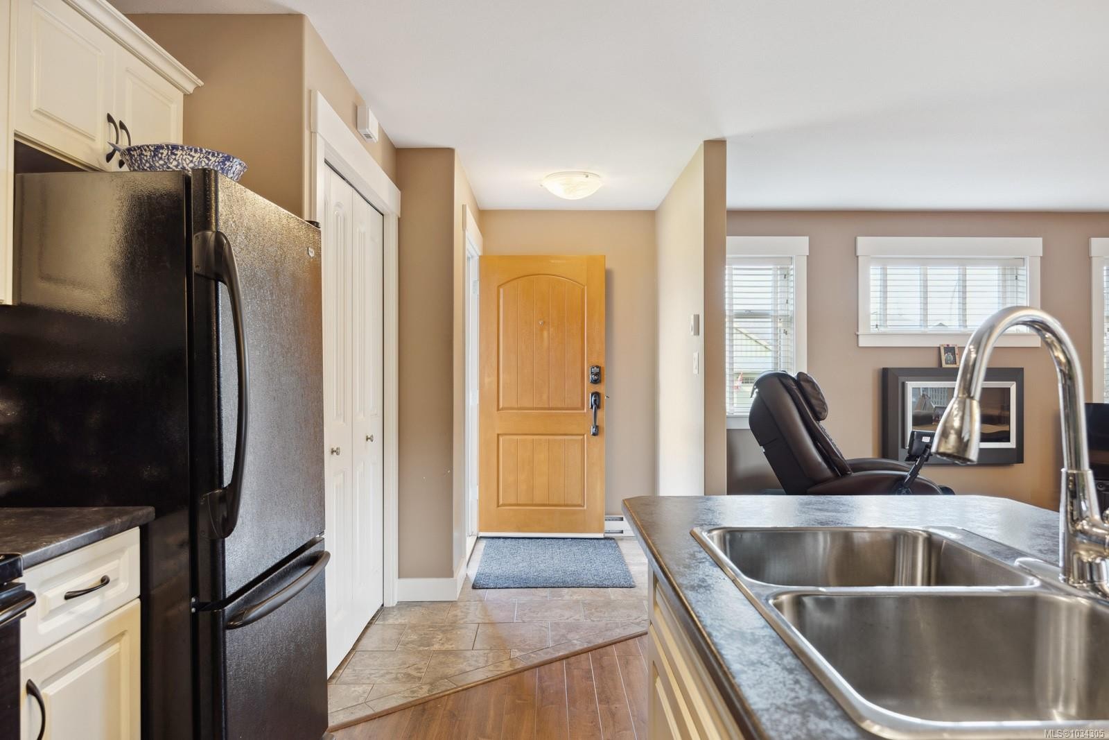 2403 Tiger Moth Pl, Comox, BC