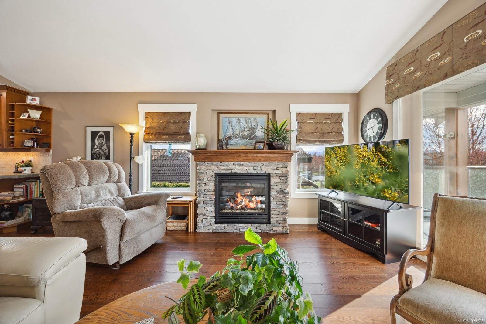 2403 Tiger Moth Pl, Comox, BC