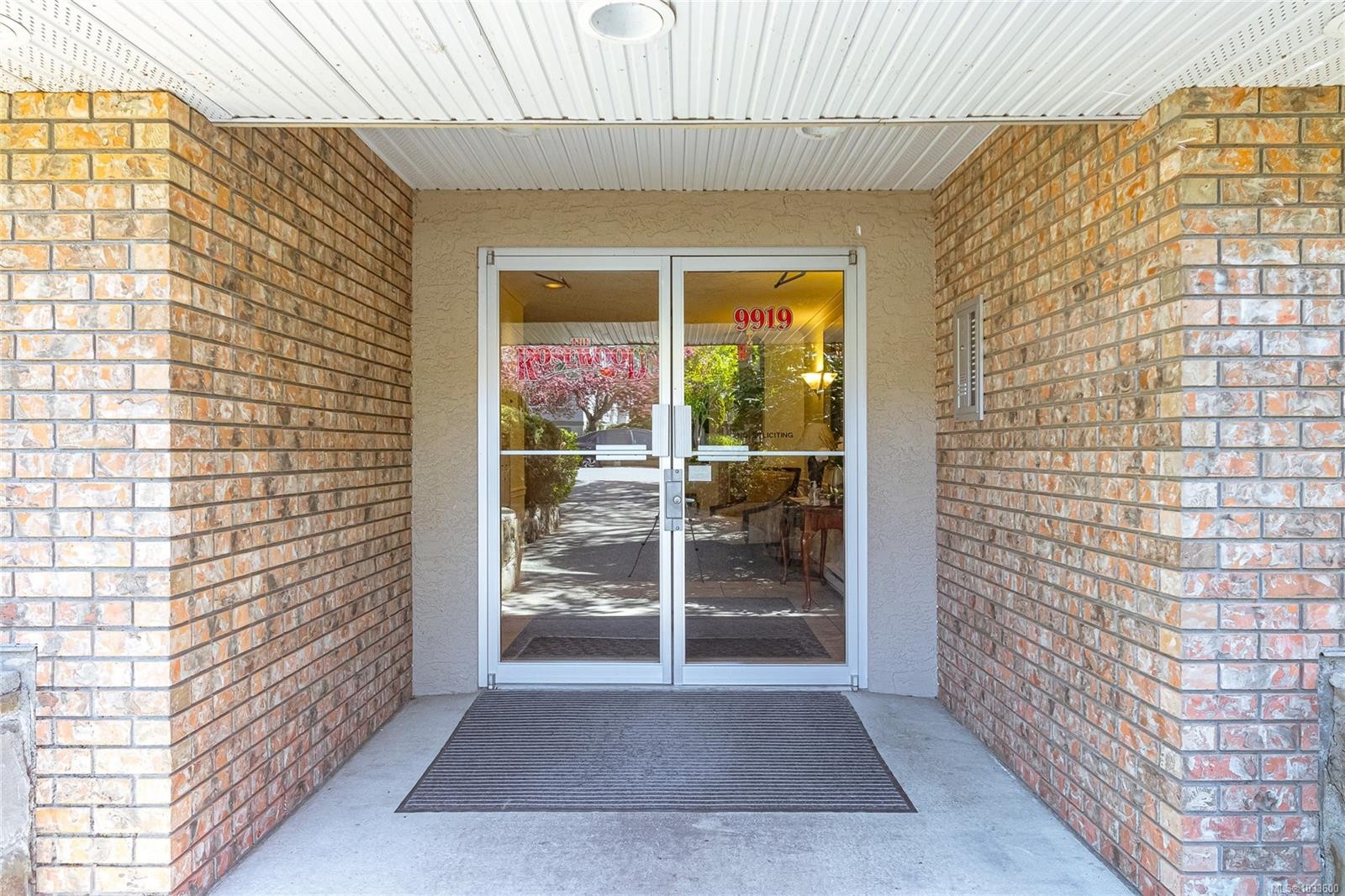 311-9919 Fourth St, Sidney, BC - Outdoor With Exterior