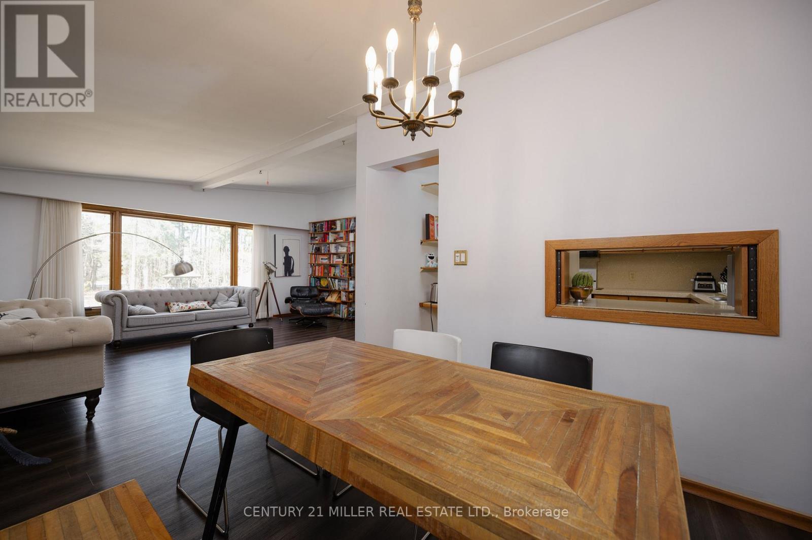2602 No 2 Side Road, Burlington, ON - Indoor