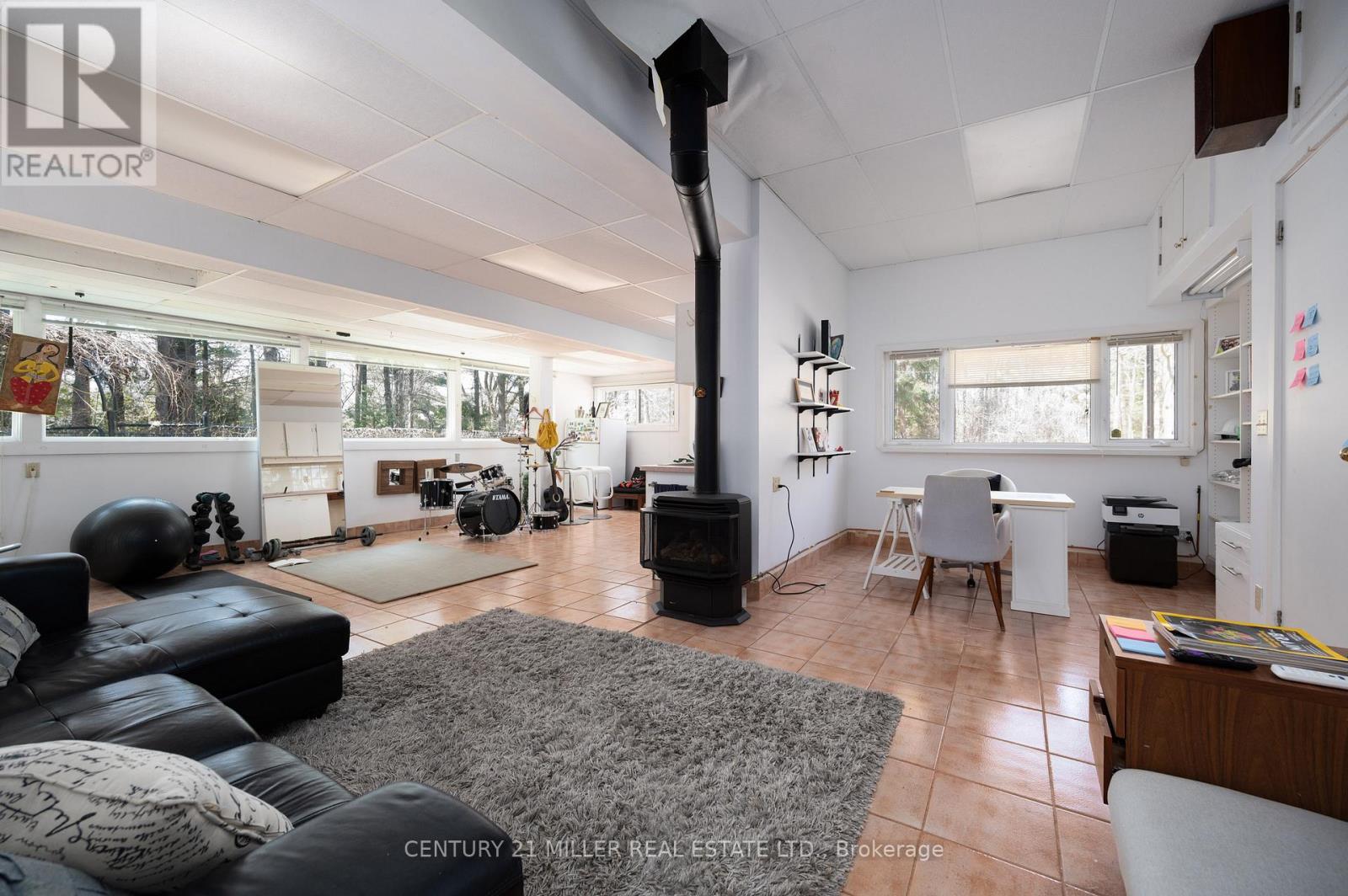 2602 No 2 Side Road, Burlington, ON - Indoor
