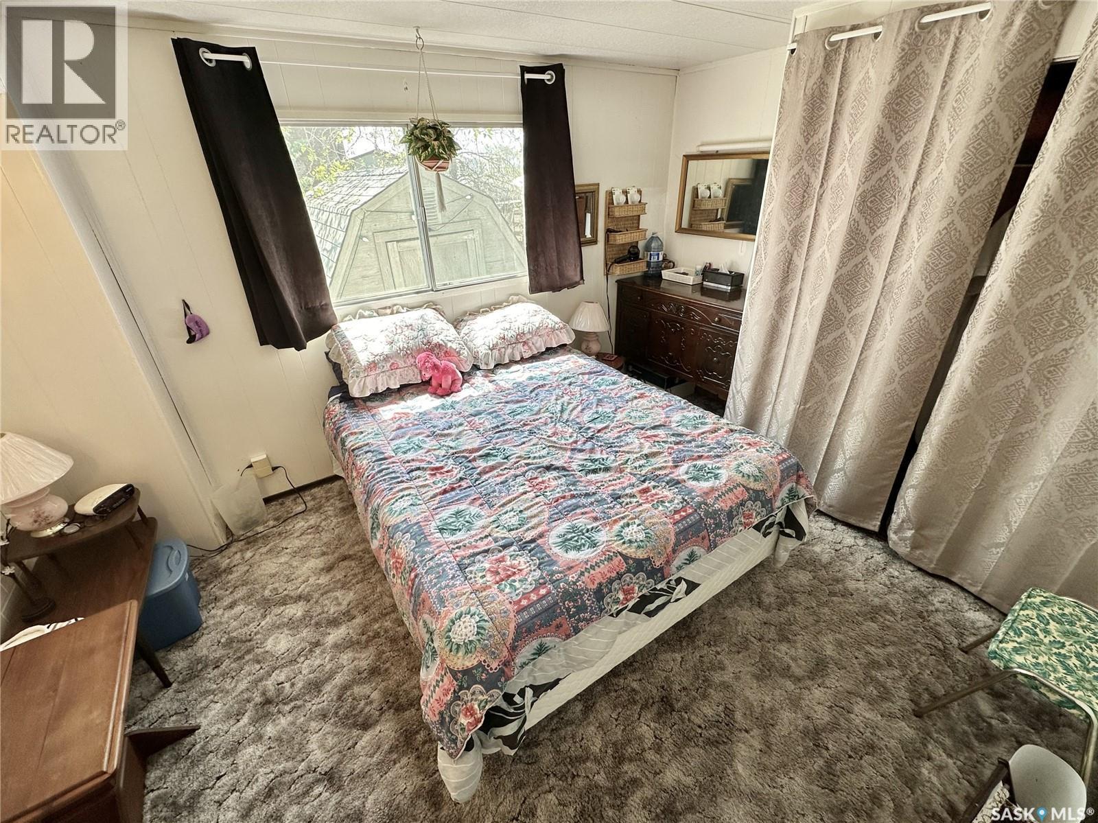 237 Amy Avenue, Alice Beach, SK - Indoor Photo Showing Bedroom