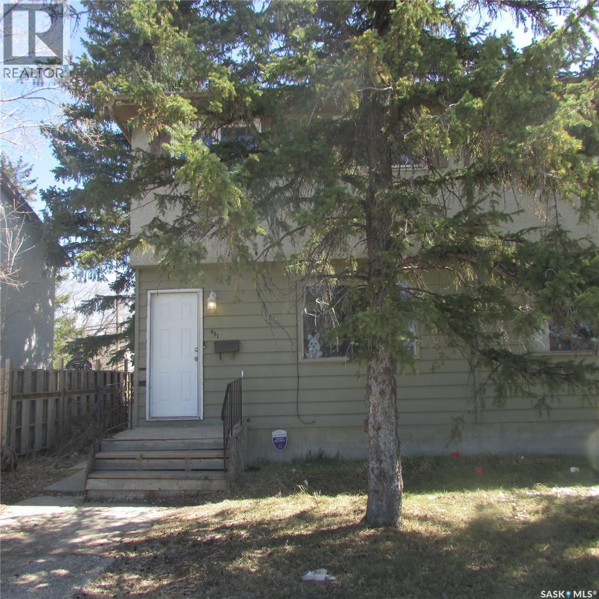 451 Mcintosh Street, Regina, SK - Outdoor
